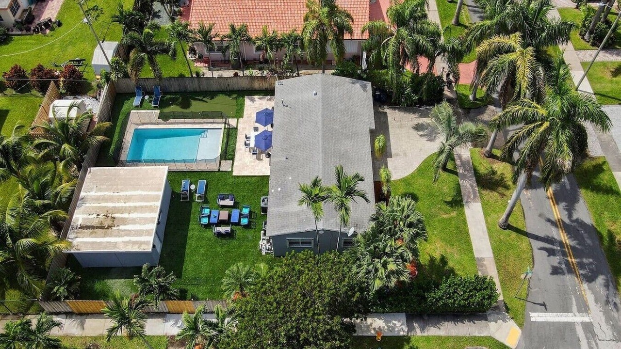 Photo of Outdoor in Hallandale Beach