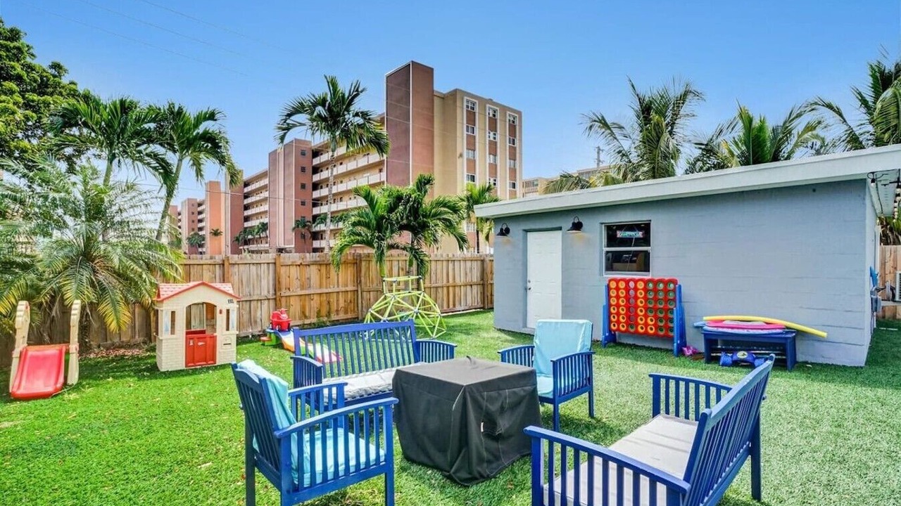 Photo of Outdoor in Hallandale Beach
