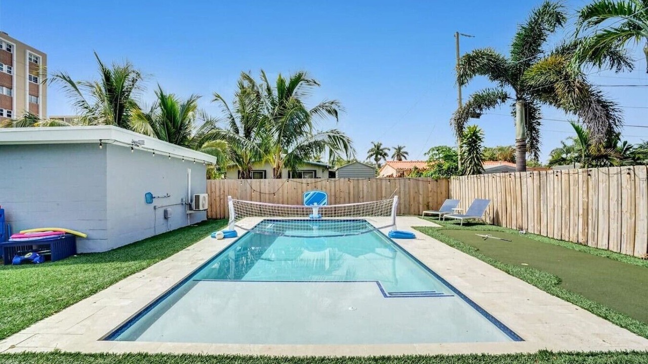 Photo of Outdoor in Hallandale Beach