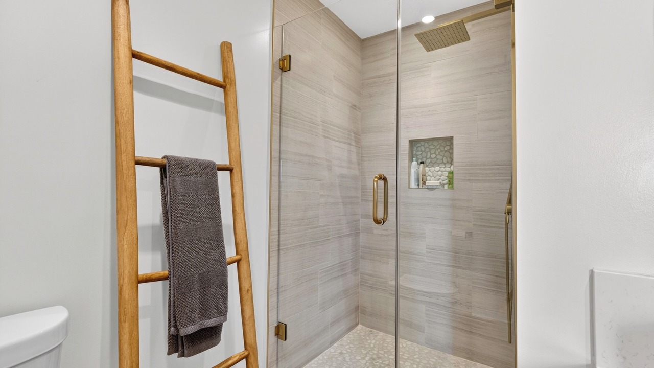 Photo of Bathroom in Silver Triangle