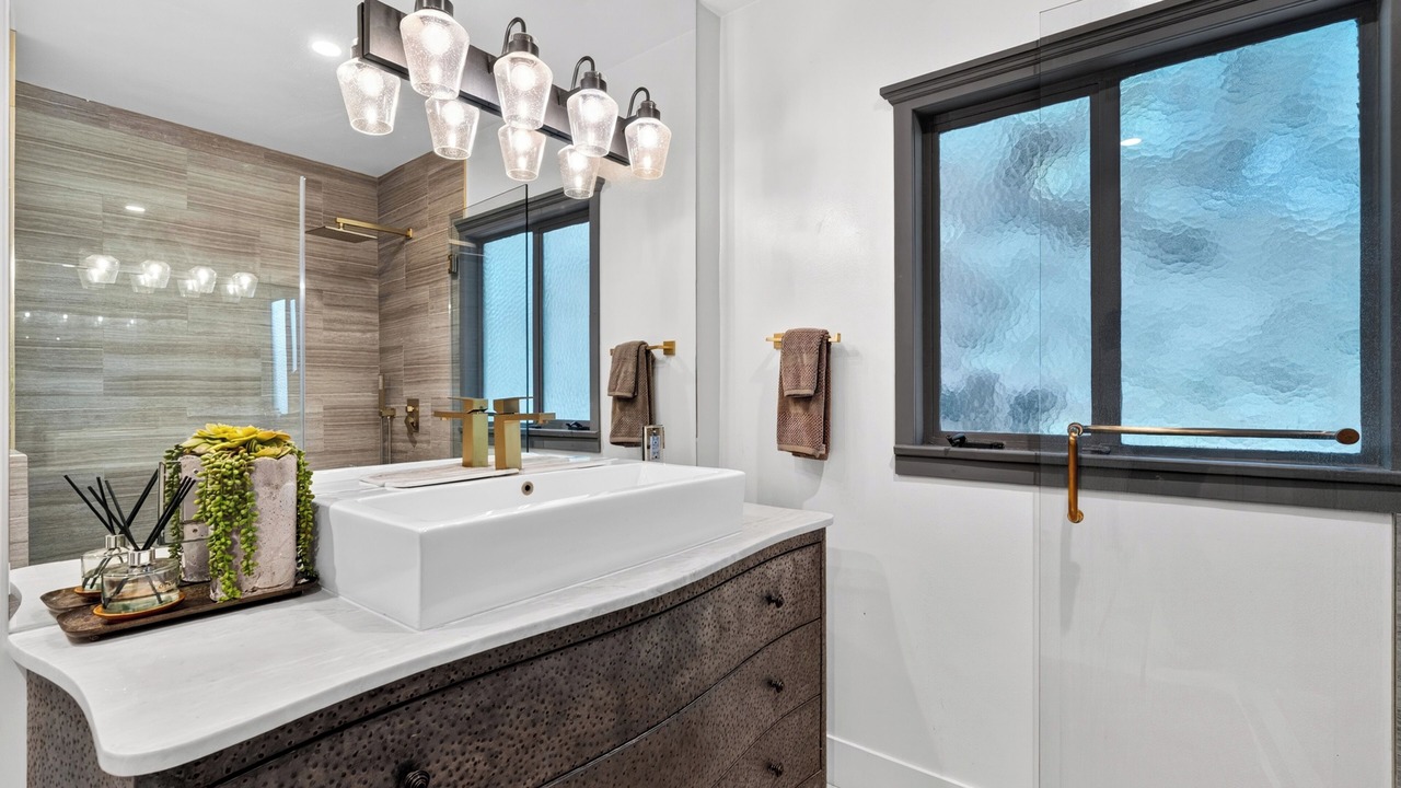 Photo of Bathroom in Silver Triangle