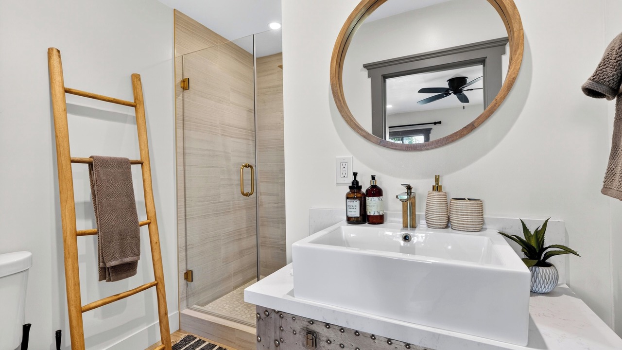 Photo of Bathroom in Silver Triangle