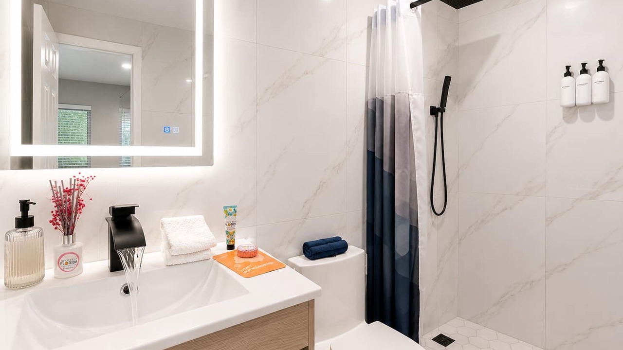 Photo of Bathroom in Royal Poinciana
