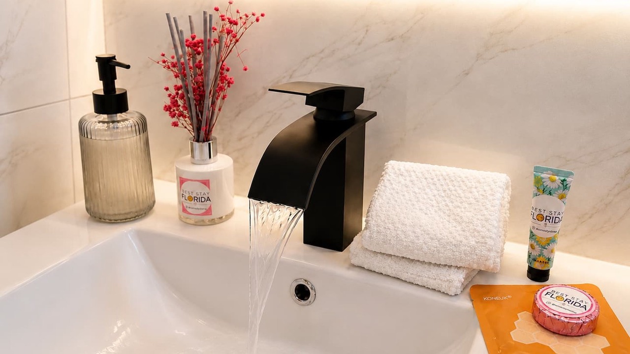 Photo of Bathroom in Royal Poinciana