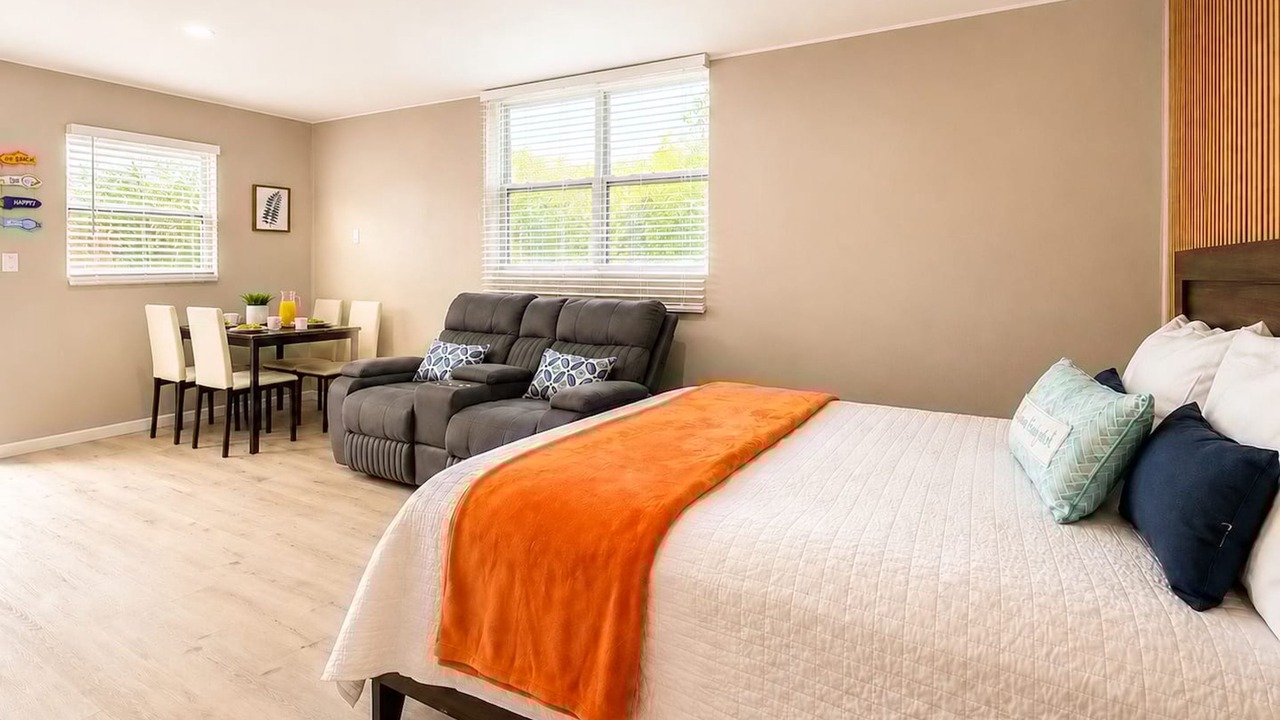 Photo of Bedroom in Royal Poinciana