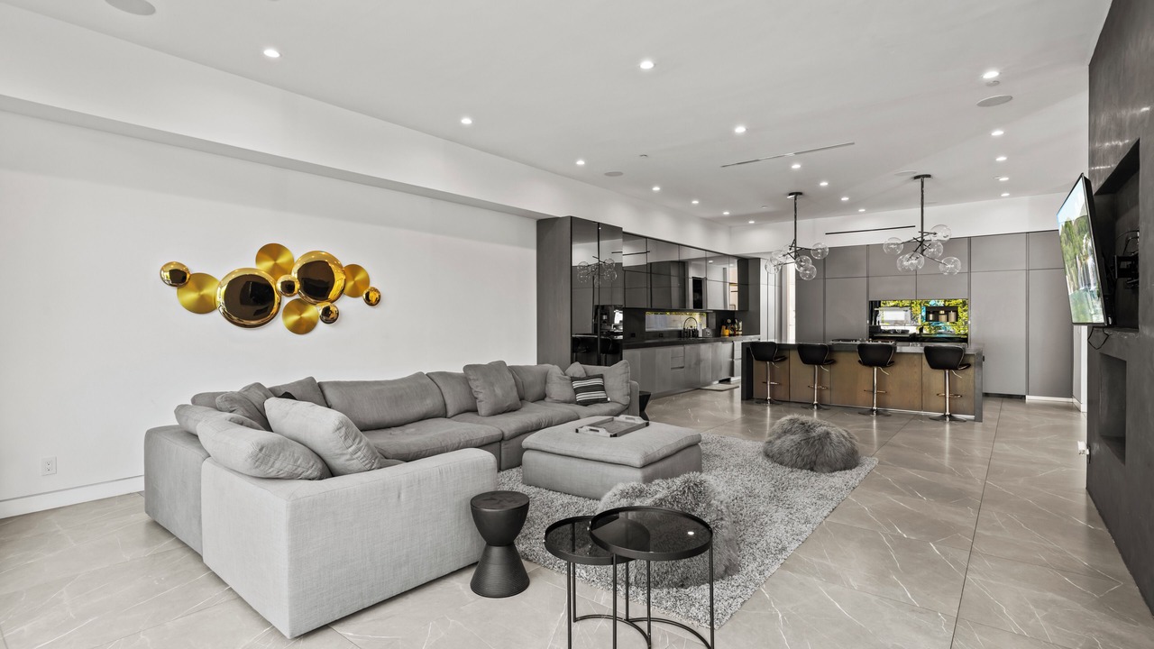 Photo of Livingroom in West Los Angeles
