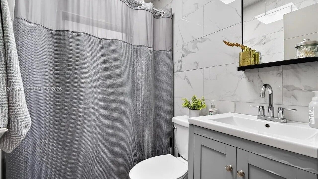 Photo of Bathroom in Driftwood