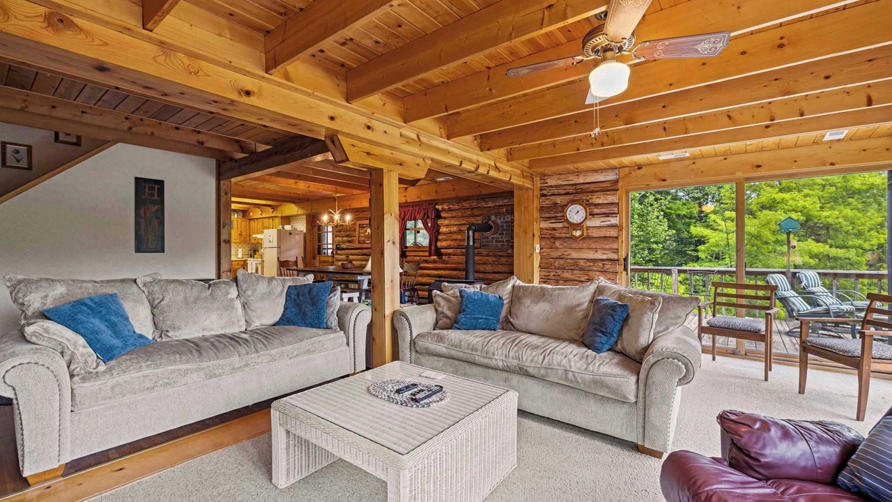Photo of Livingroom in South Fork