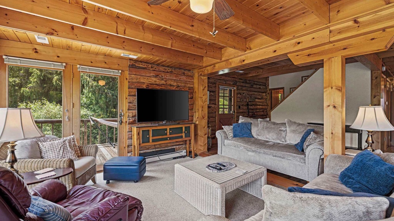 Photo of Livingroom in South Fork