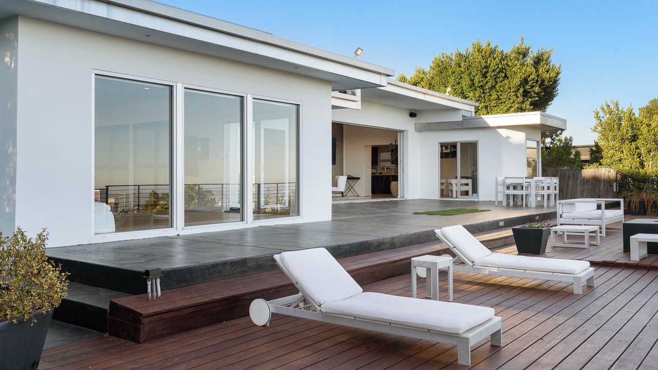 Photo of Patio Balcony in Beverly Glen