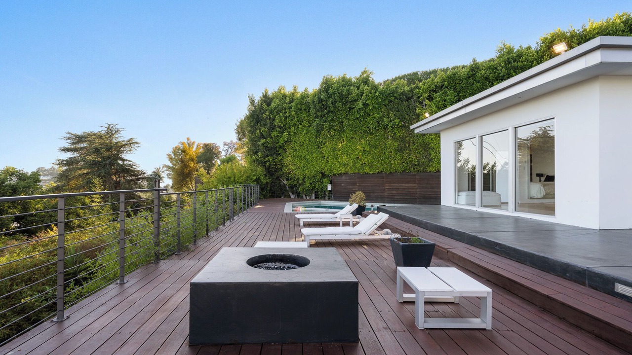 Photo of Patio Balcony in Beverly Glen