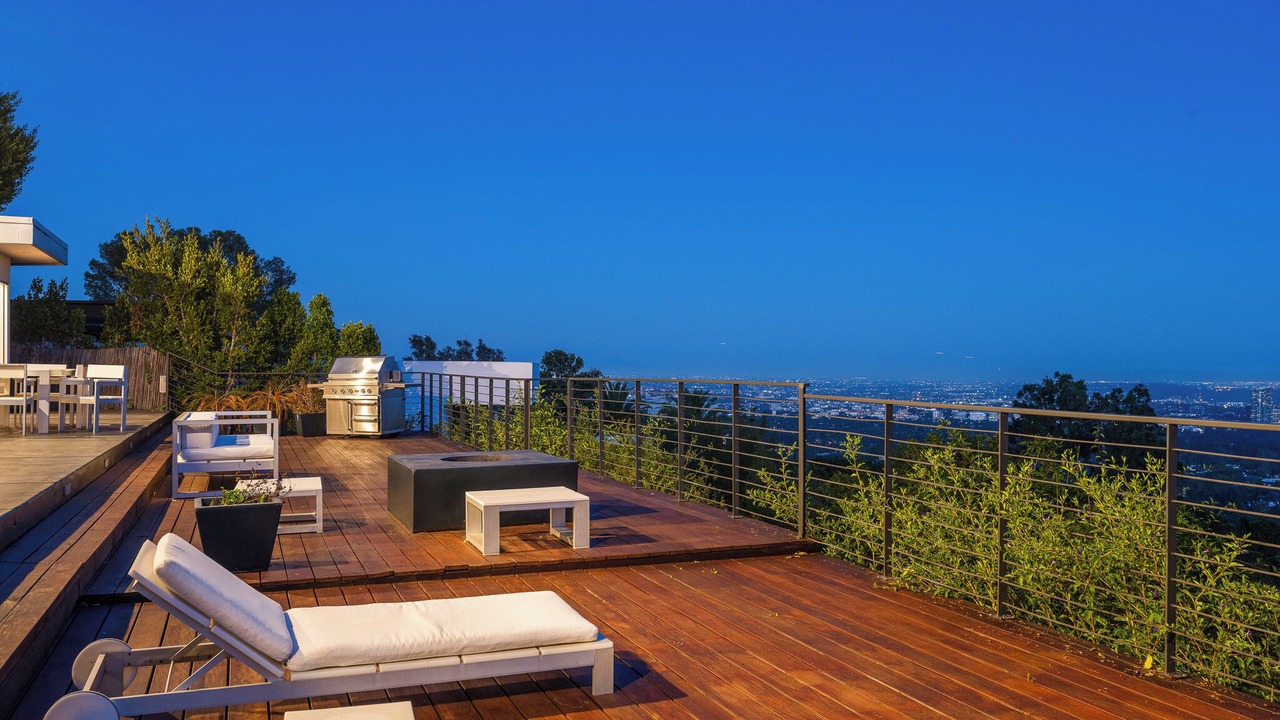 Photo of Patio Balcony in Beverly Glen