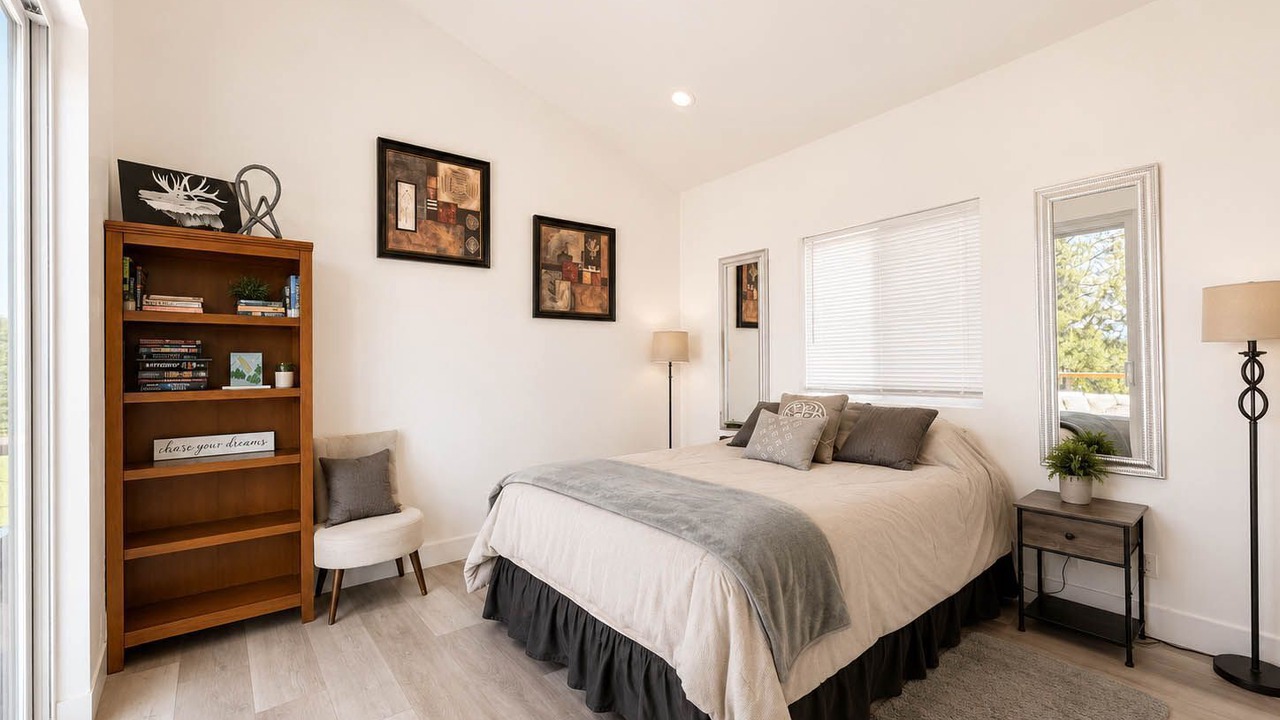 Photo of Bedroom in Eureka