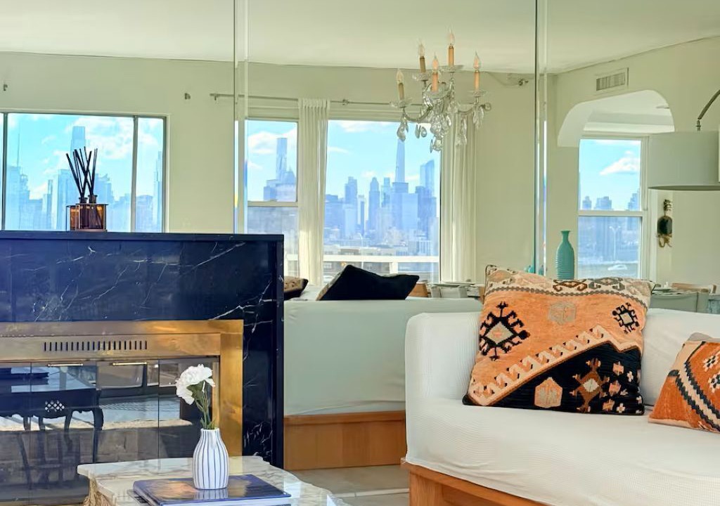 Photo of Livingroom in Weehawken