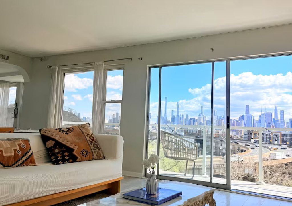 Photo of Livingroom in Weehawken