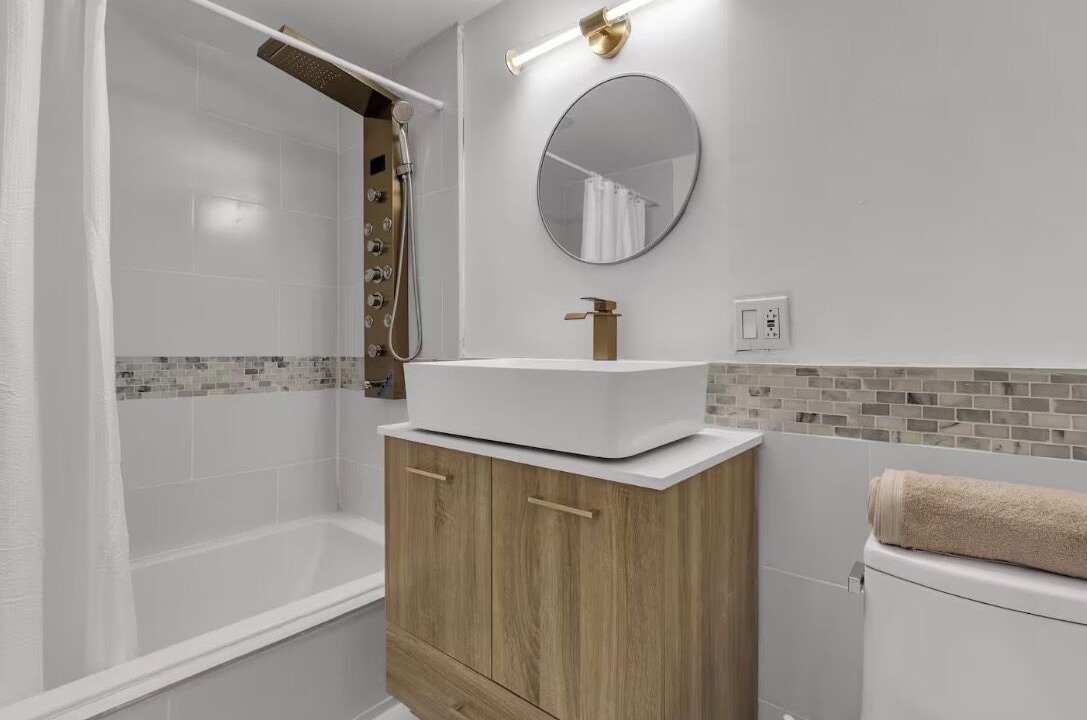Photo of Bathroom in Weehawken