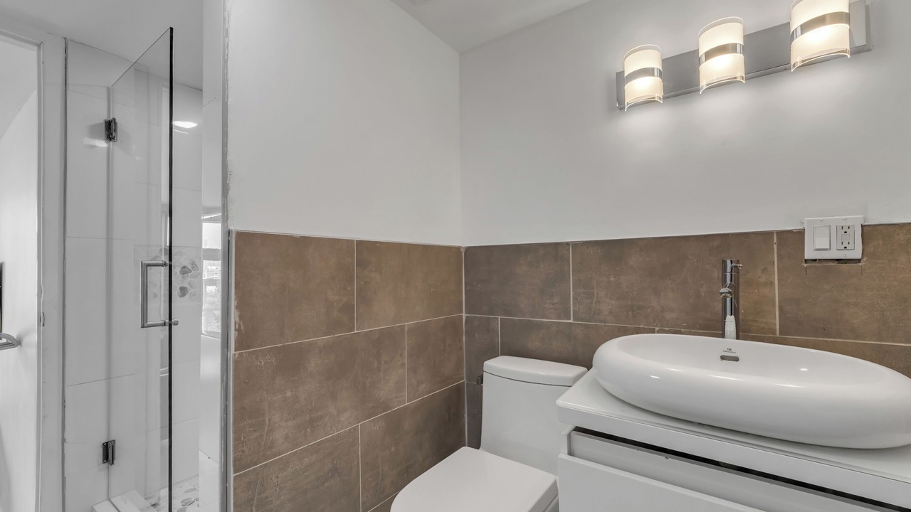 Photo of Bathroom in Weehawken