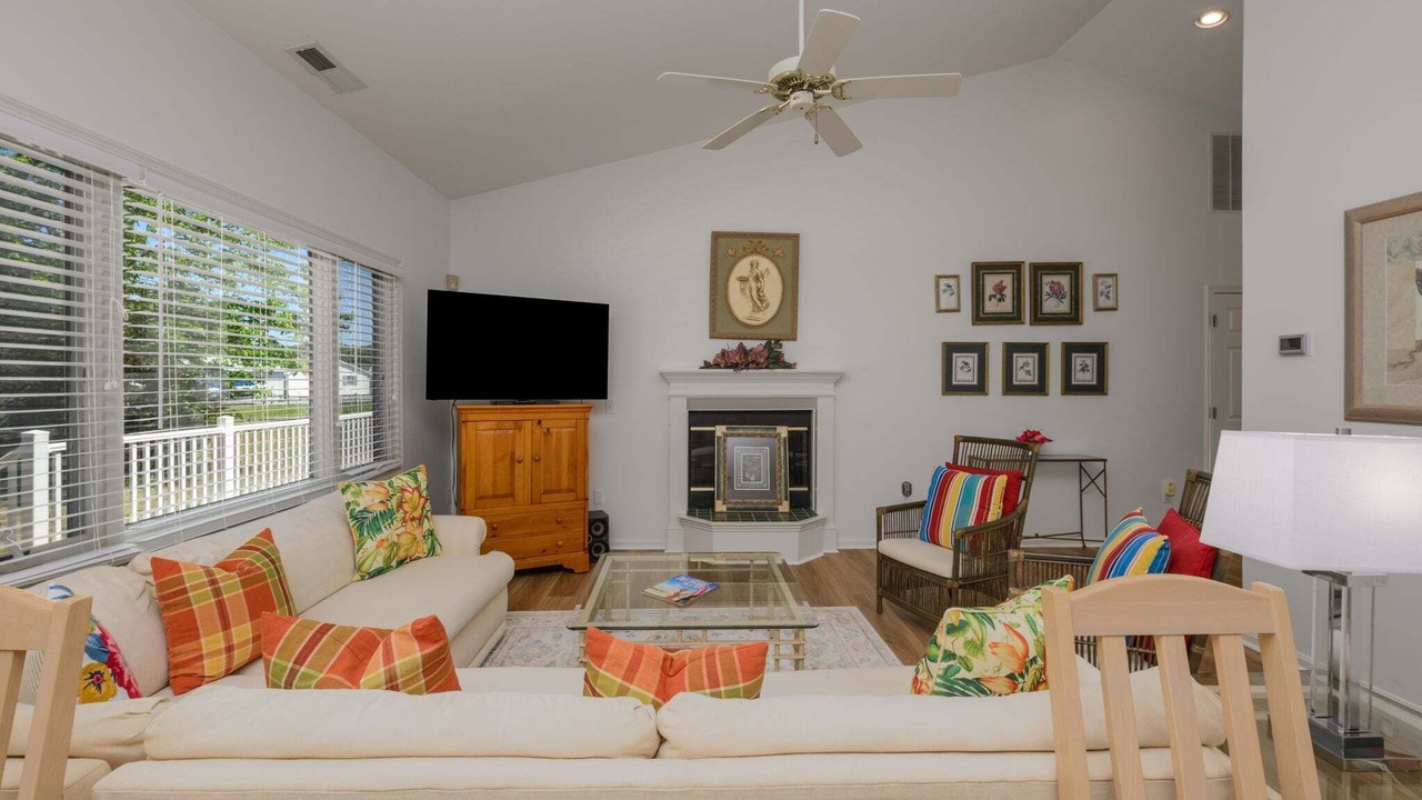 Photo of Livingroom in Cedar Neck