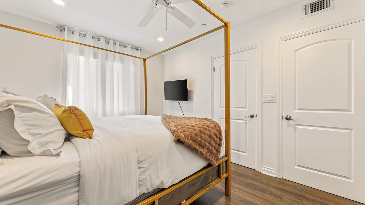 Photo of Bedroom in Los Angeles