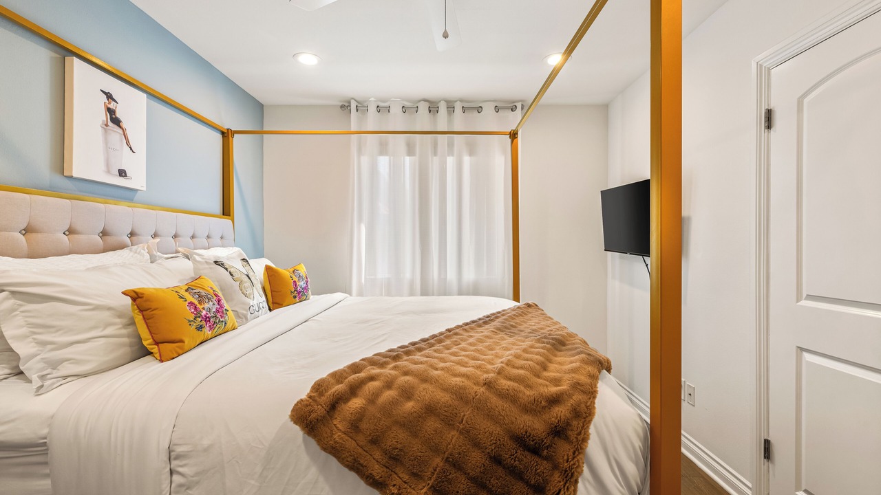 Photo of Bedroom in Los Angeles