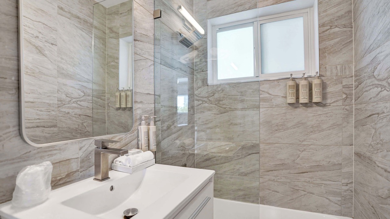 Photo of Bathroom in Galt Mile