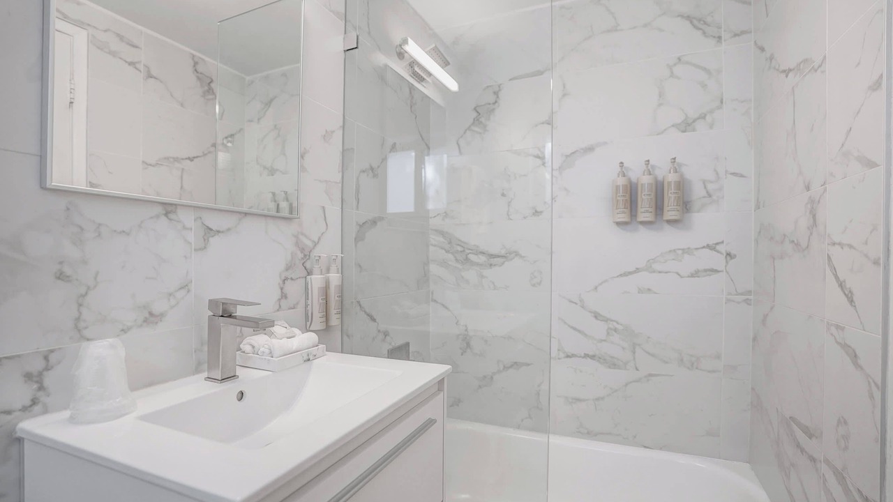 Photo of Bathroom in Galt Mile