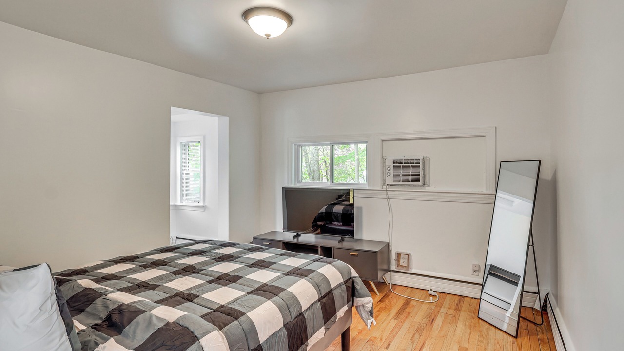 Photo of Bedroom in Lincoln Park