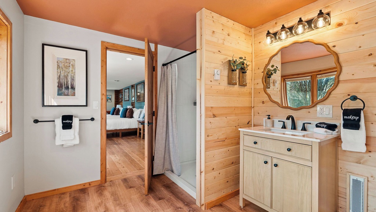 Photo of Bedroom in Martin City