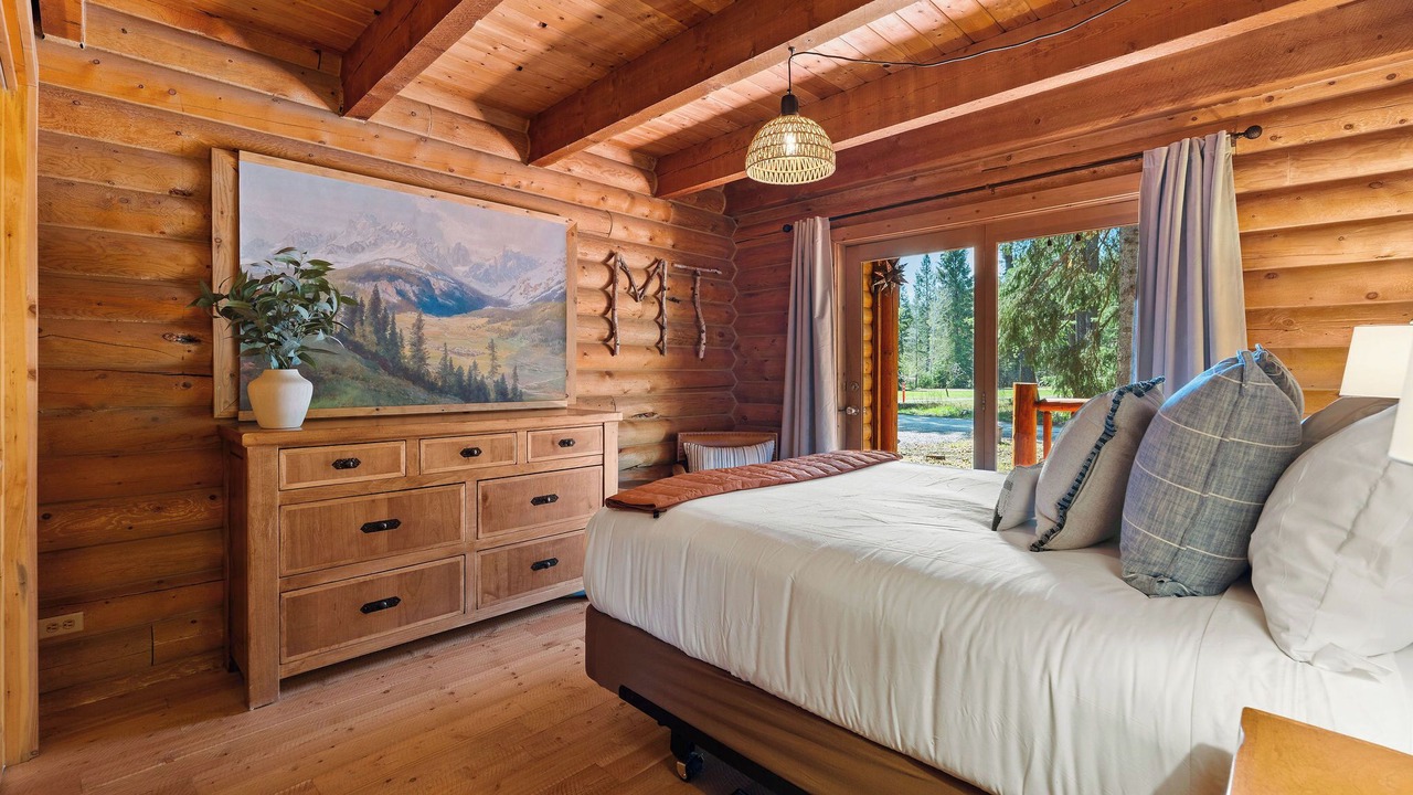 Photo of Bedroom in Martin City