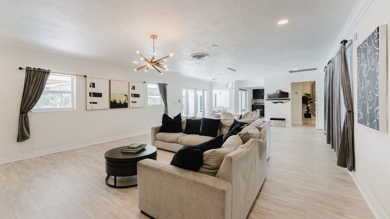 Photo of Livingroom in Pembroke Pines