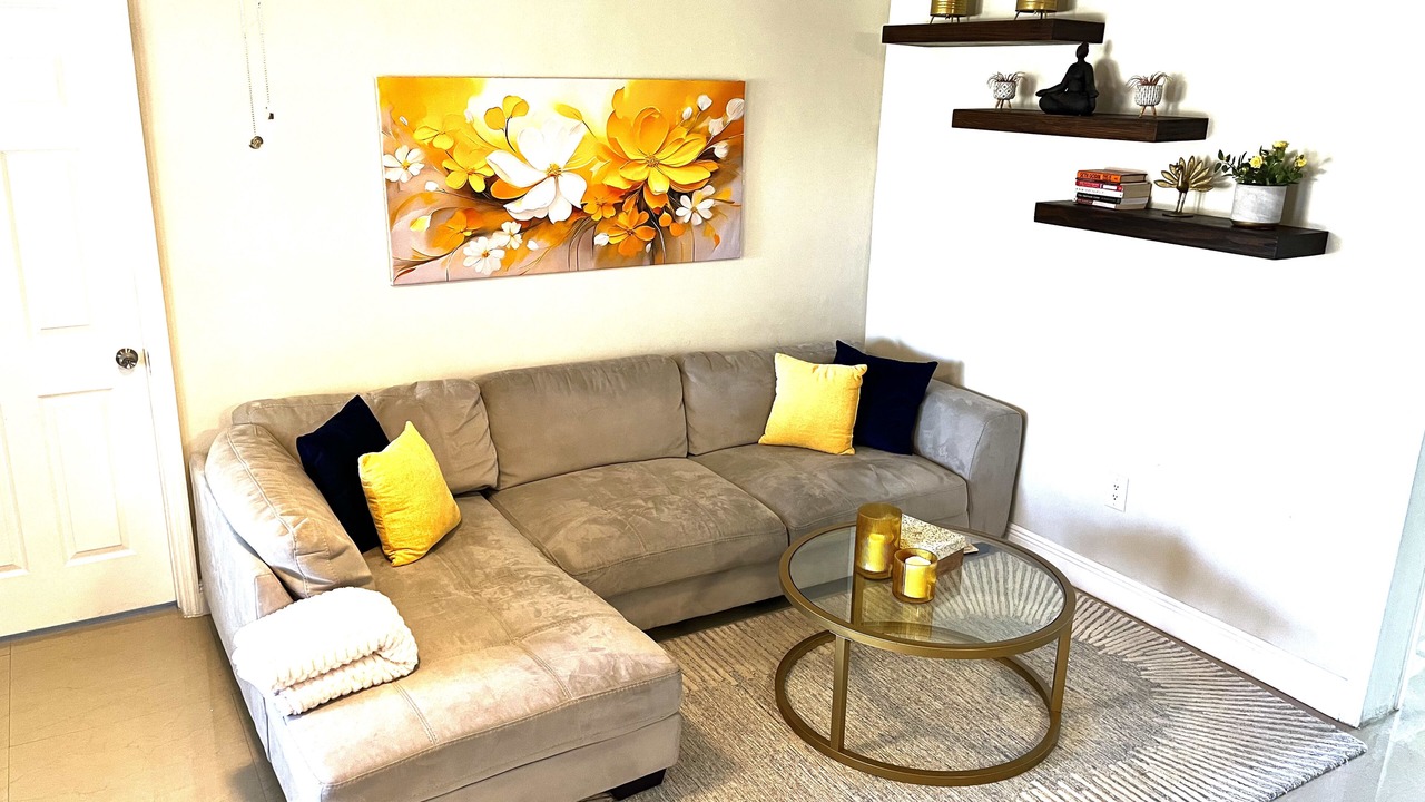 Photo of Livingroom in Sunrise