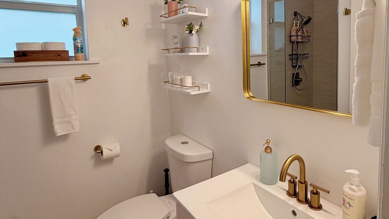 Photo of Bathroom in Colee Hammock