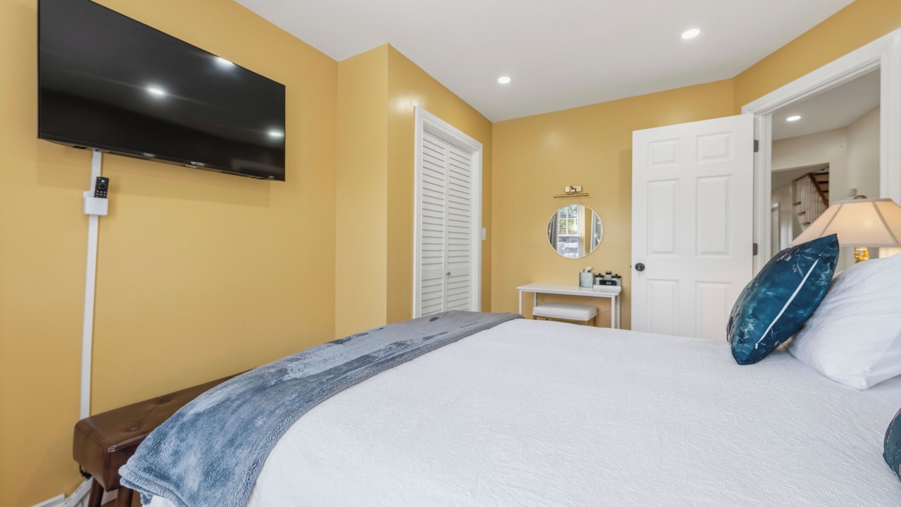 Photo of Bedroom in South Side