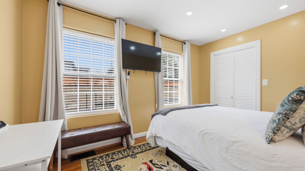 Photo of Bedroom in South Side