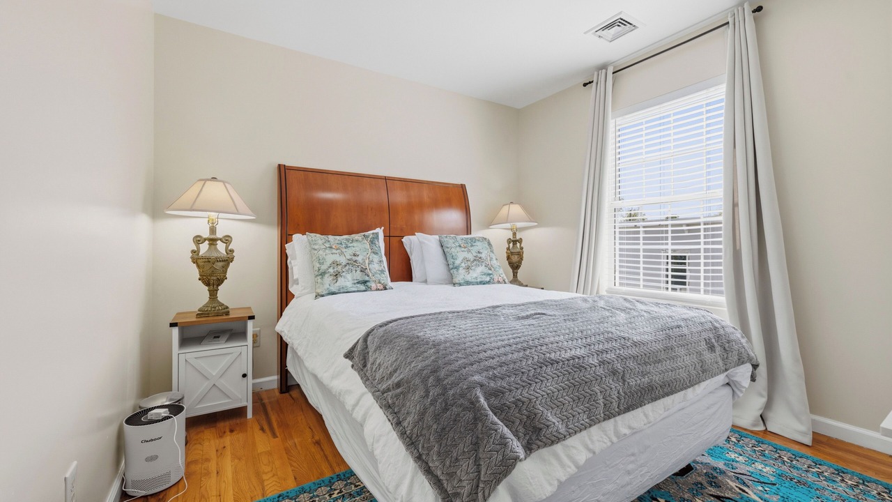 Photo of Bedroom in South Side
