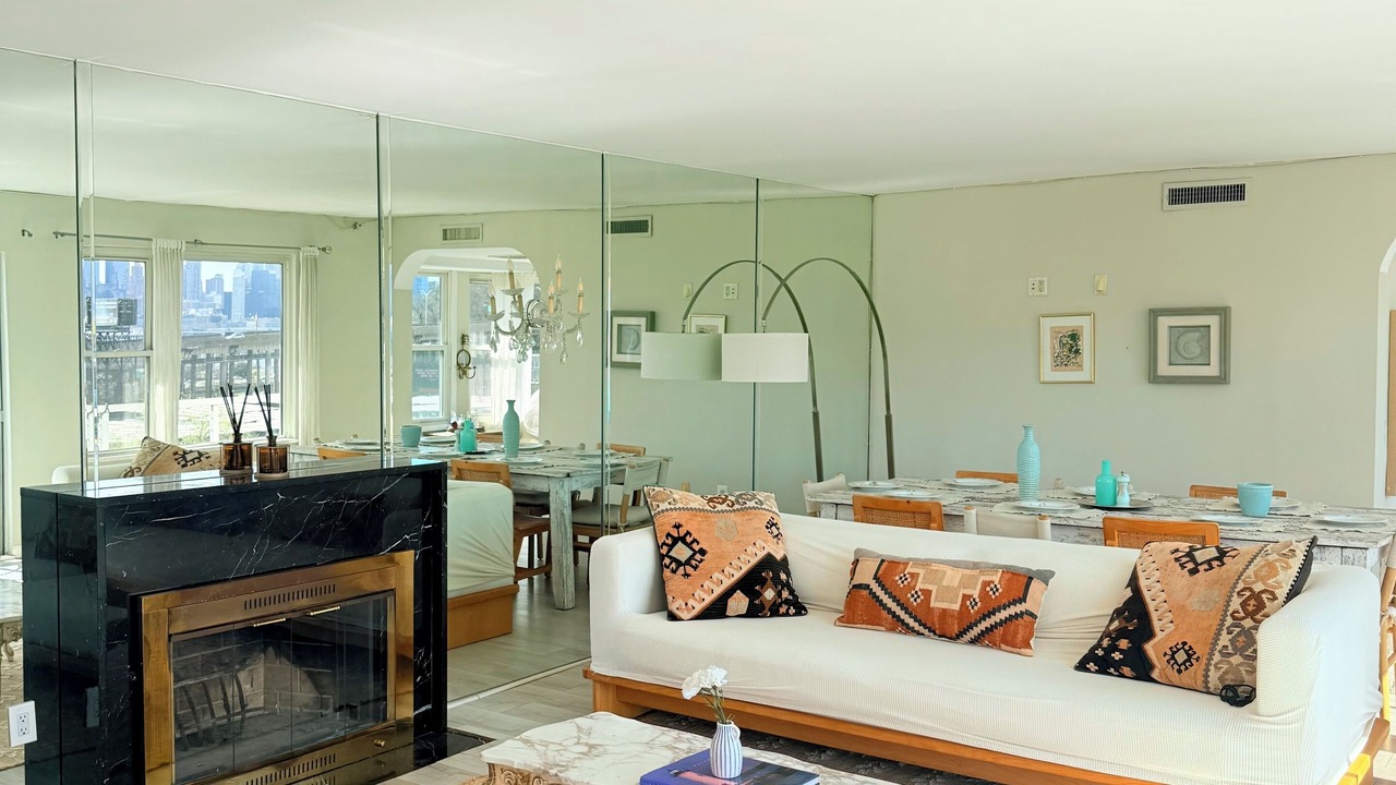 Photo of Livingroom in Weehawken