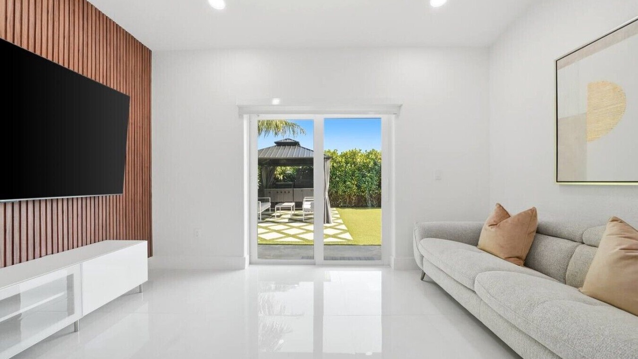 Photo of Livingroom in Miami Gardens