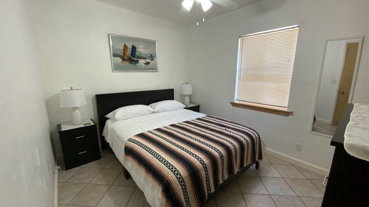 Photo of Bedroom in North Central Hollywood