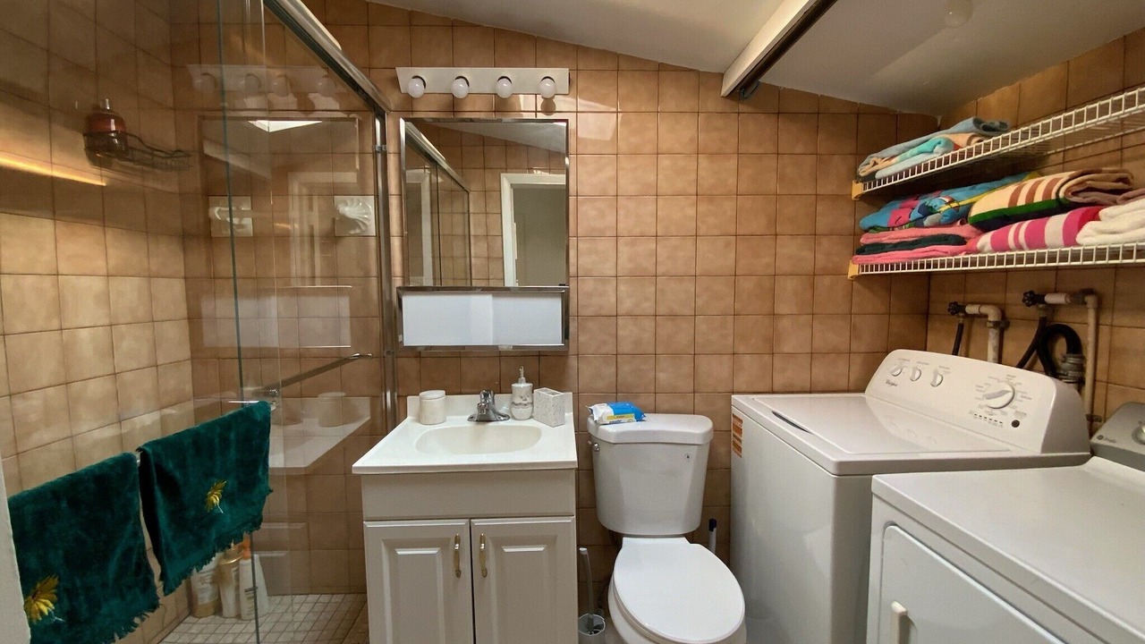 Photo of Bathroom in North Central Hollywood