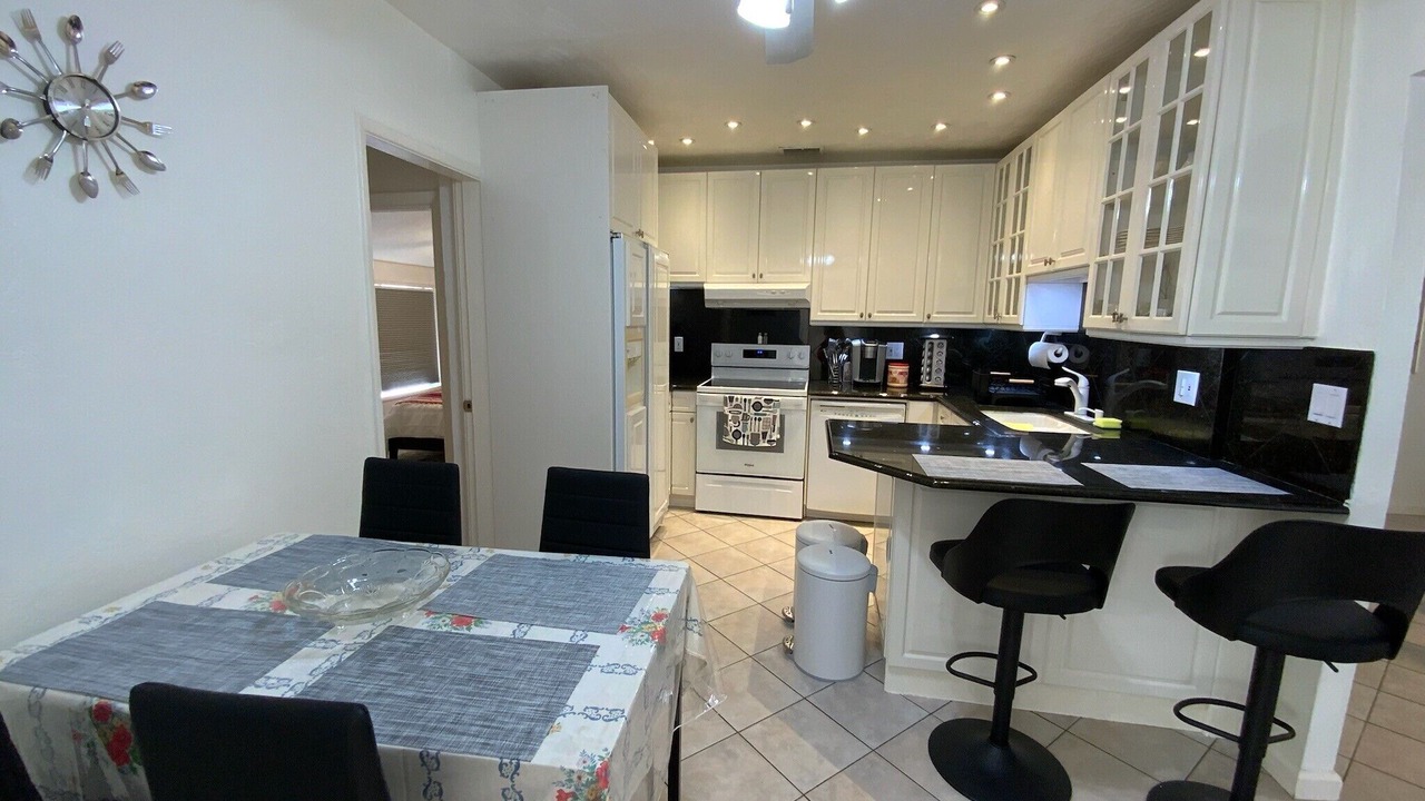 Photo of Kitchen in North Central Hollywood