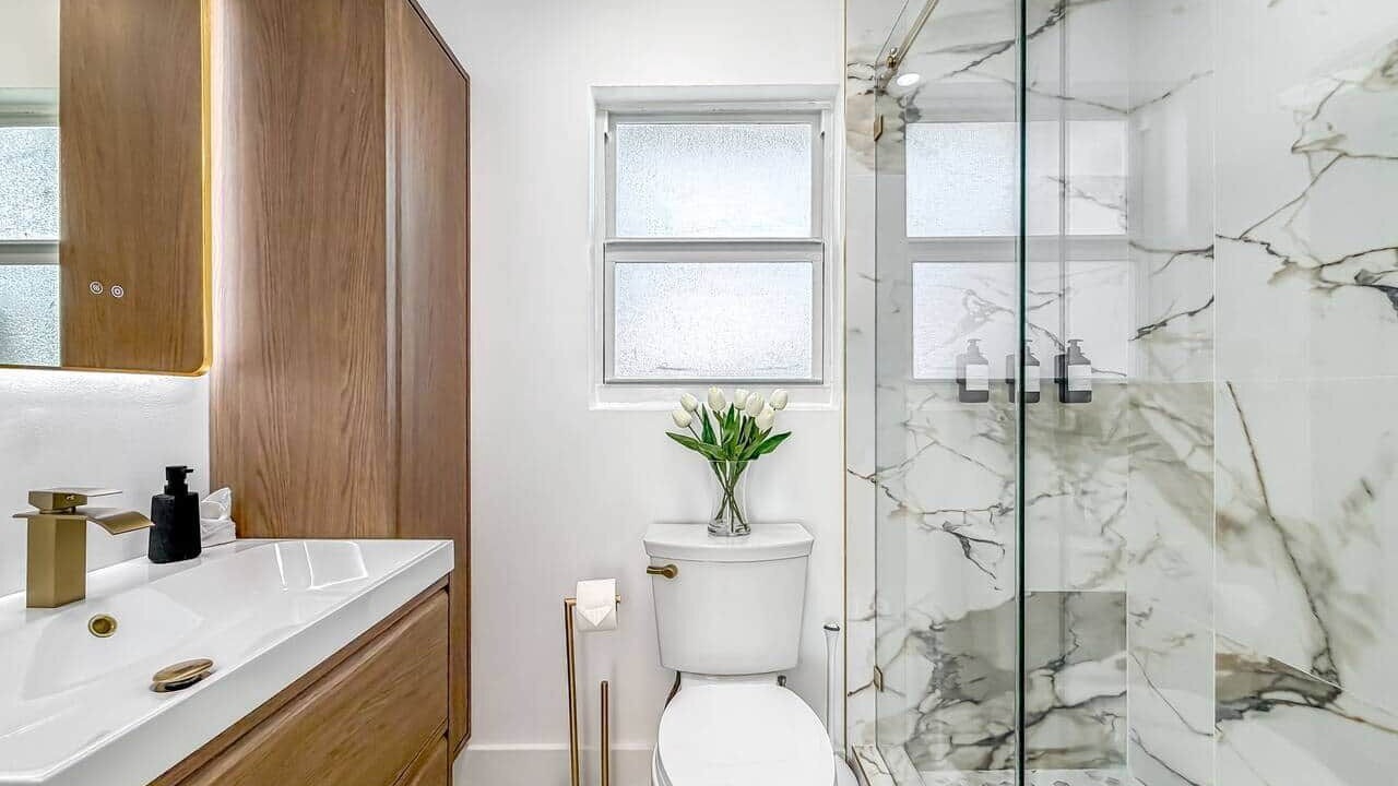 Photo of Bathroom in Garden Isles