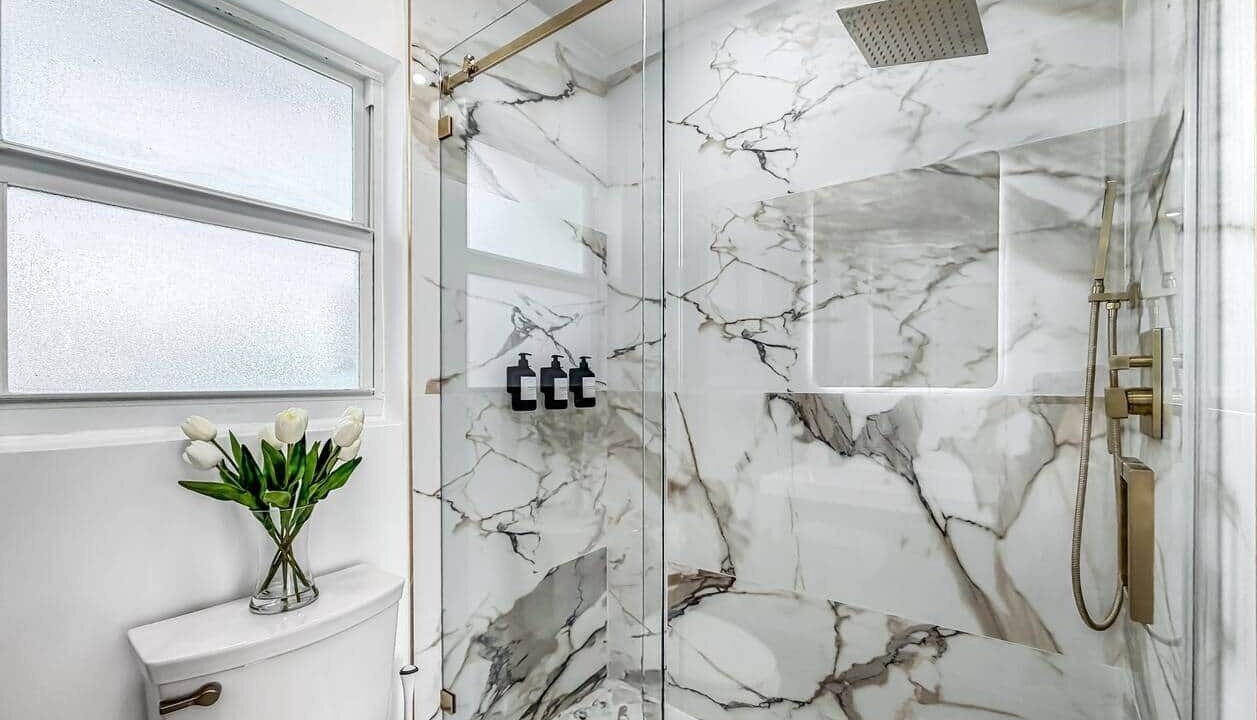 Photo of Bathroom in Garden Isles