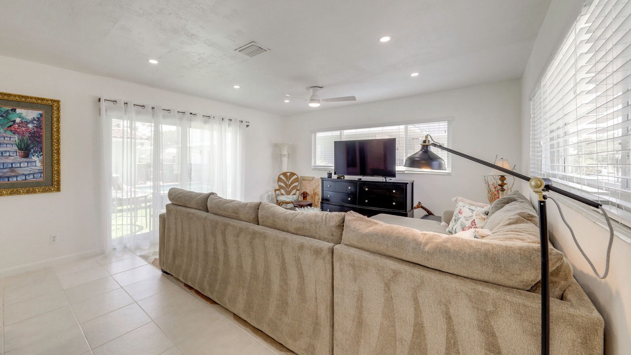 Photo of Livingroom in Cypress Point