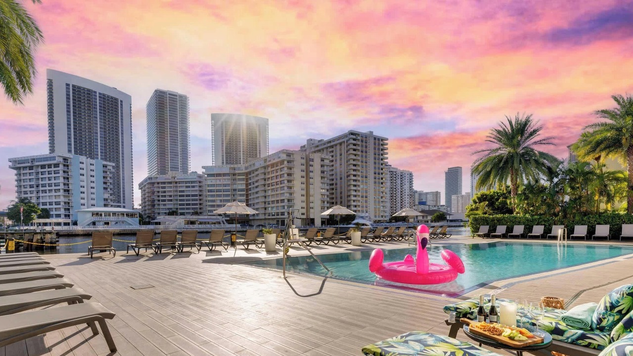Photo of Outdoor in Hallandale Beach