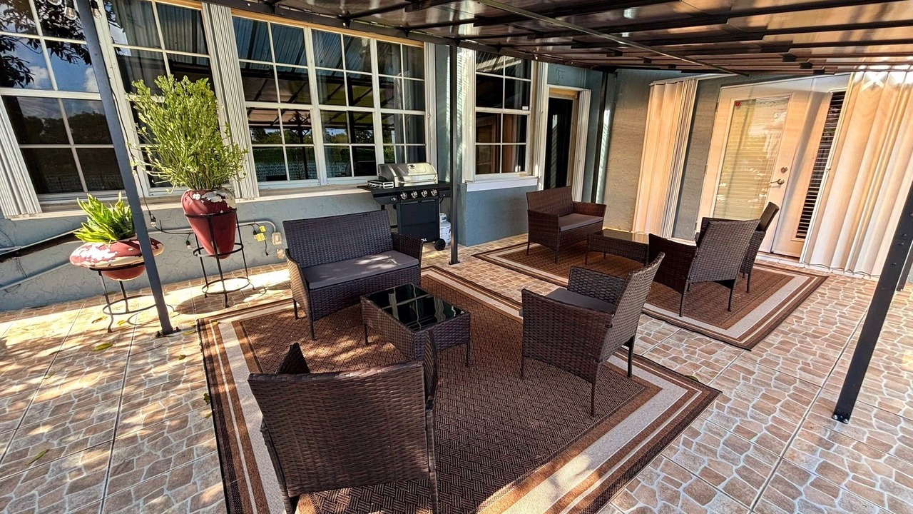 Photo of Patio Balcony in Hallandale Beach