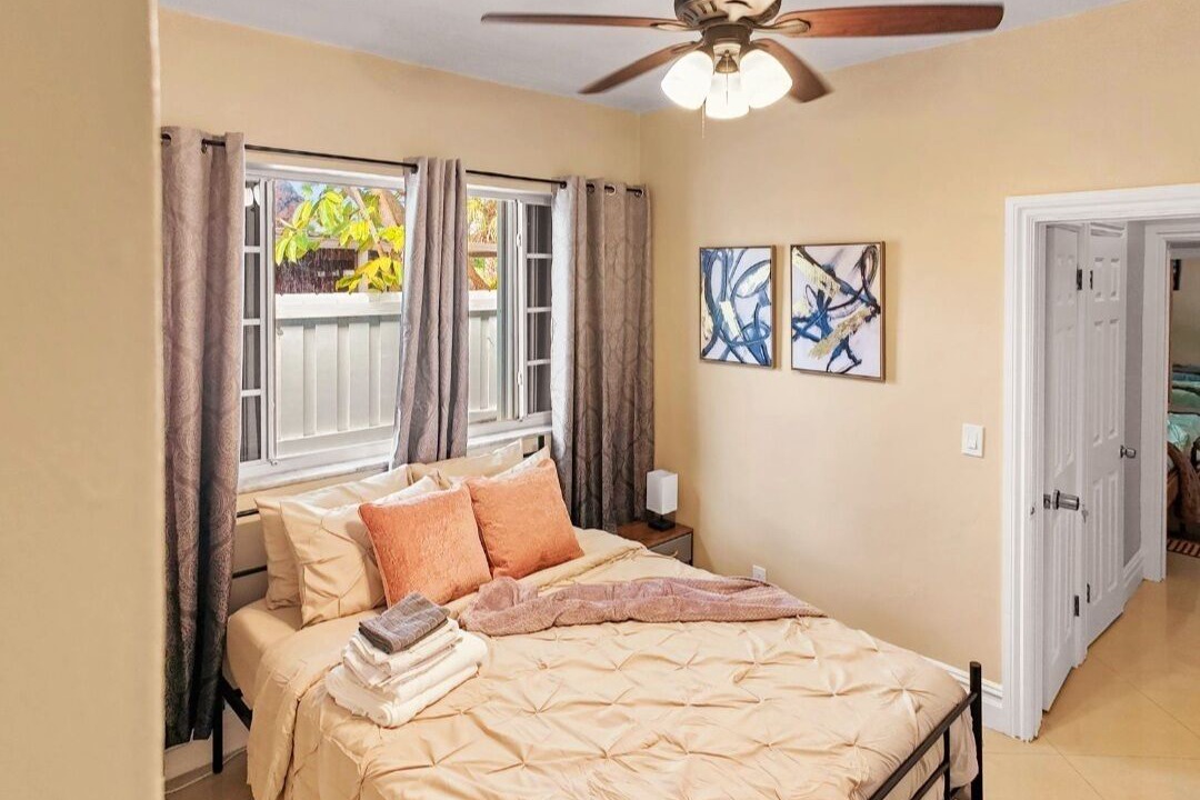 Photo of Bedroom in Hallandale Beach