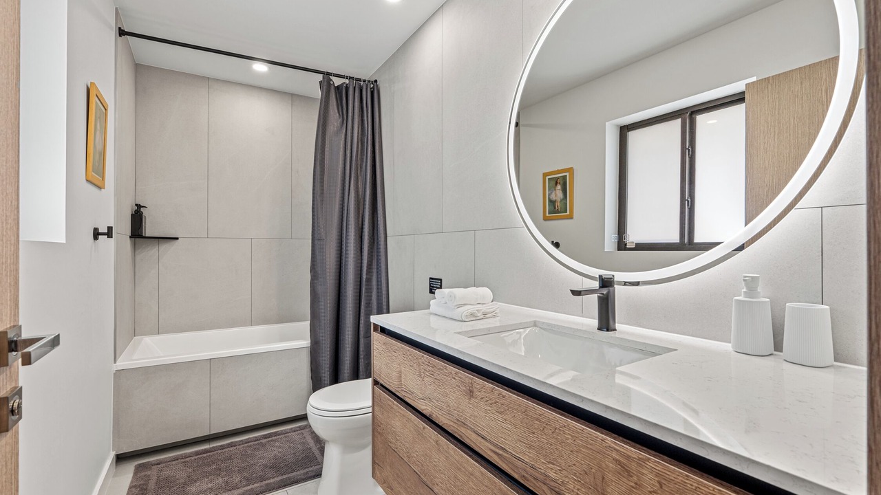 Photo of Bathroom in Imperial Point
