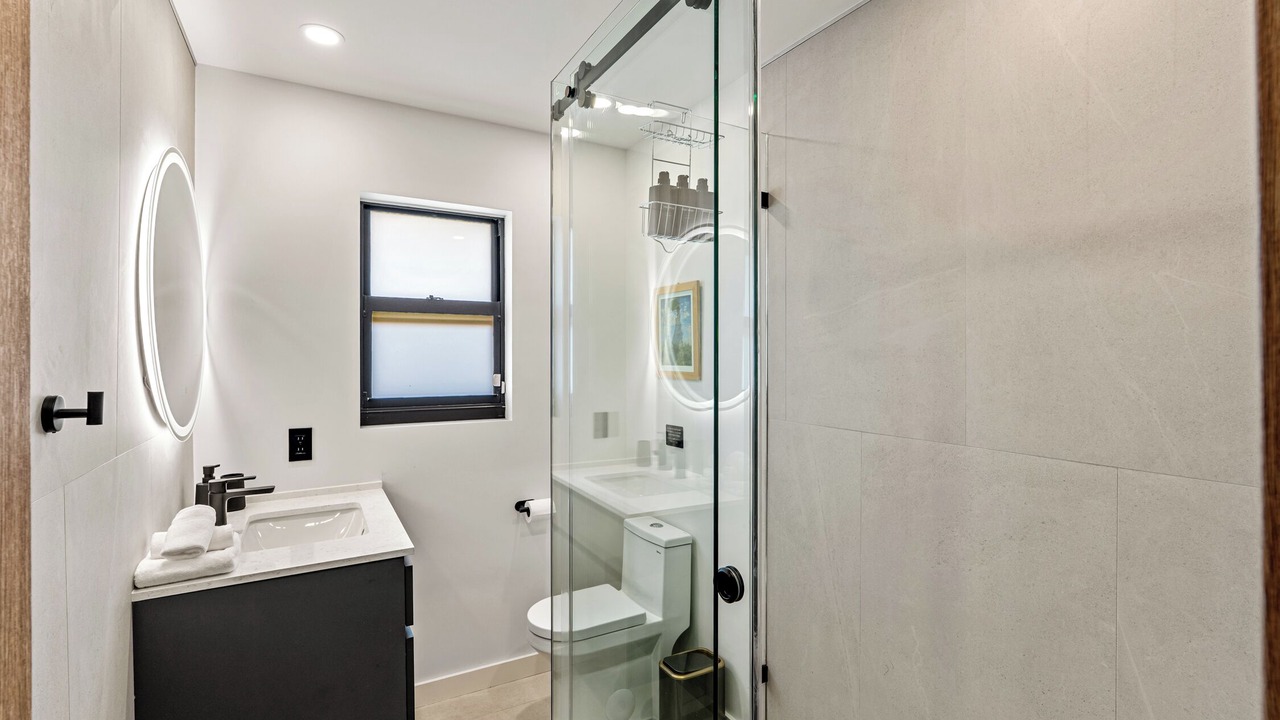 Photo of Bathroom in Imperial Point