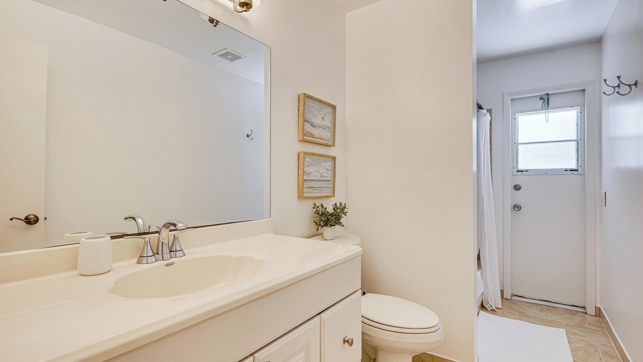 Photo of Bathroom in Tropic Palms