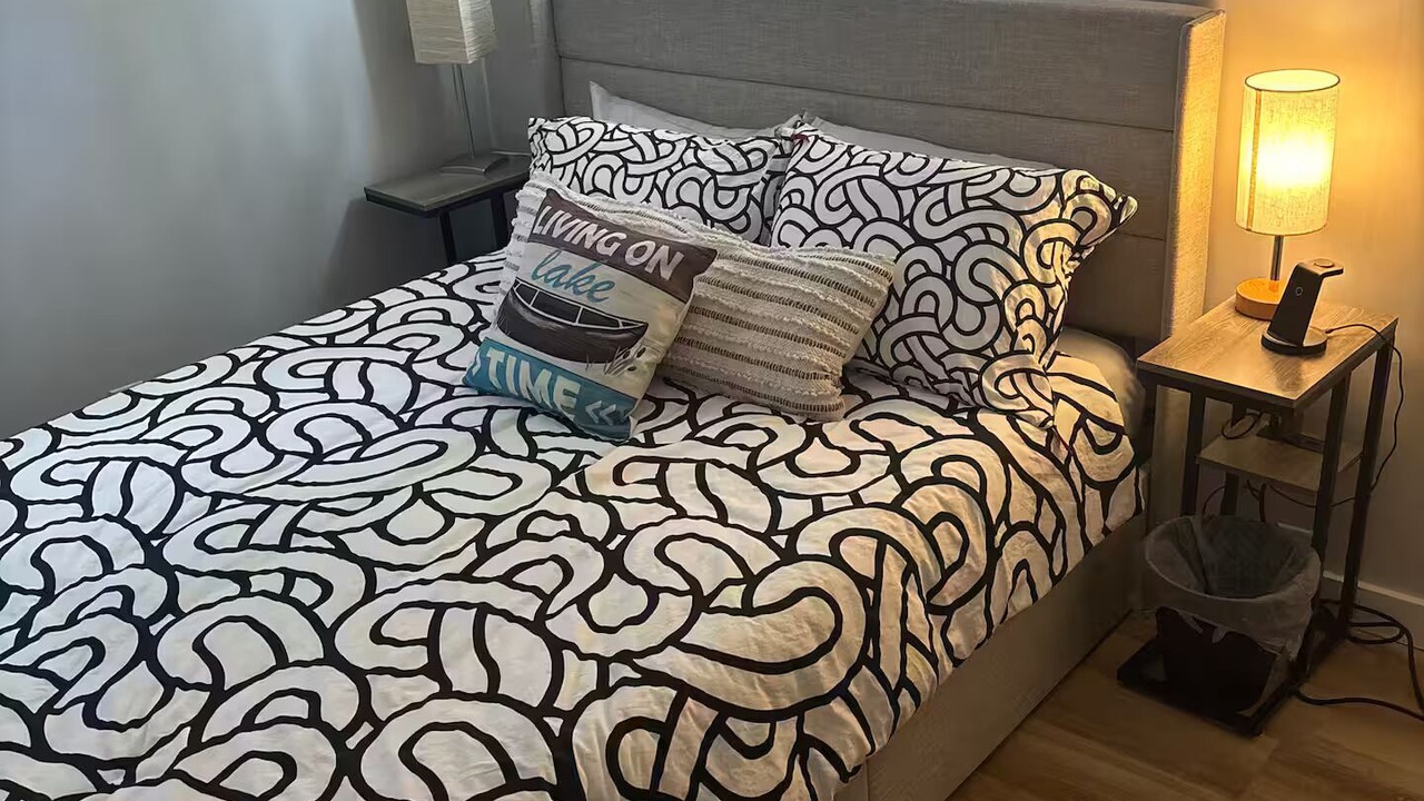 Photo of Bedroom in Verona Beach